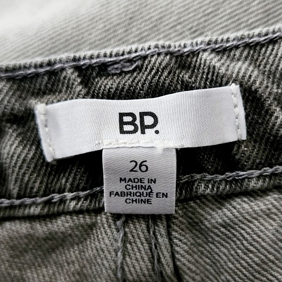 BP High Rise Distressed Mom Jean Women's Waist 26 Grey Busted Knee Rips Cute EUC - Picture 7 of 9